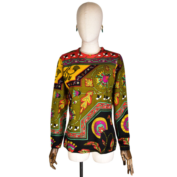 OLIVIER DE VERLON sweater. Vintage from the 1970s. wool fabric. long sleeve pullover. Geometric/African-inspired pattern.  Hot colors.