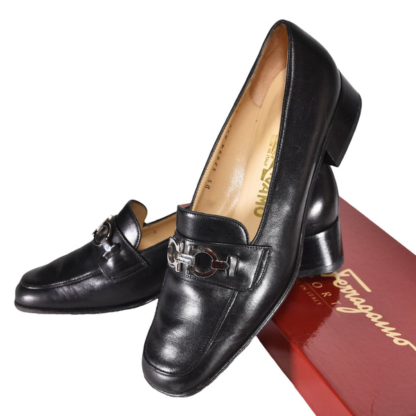 SALVATORE FERRAGAMO vintage loafers, black leather shoes, ferragamo vintage shoes, leather mocassins, size 36.5 shoes.