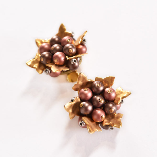 VINTAGE 80s clip-on earrings, 80s vintage copper-toned resin grape cluster earrings, statement earrings.