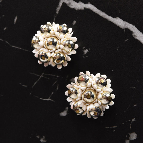 VINTAGE clip-on earrings from the 60s, flower earrings made in Austria in white and silver plastic beads, authentic 1960s mod earrings